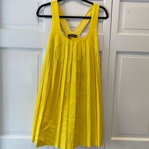 Club Monaco Yellow Pleated Sleeveless Dress size 6